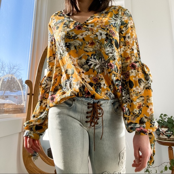 flowery blouse - open sleeve - Picture 6 of 8